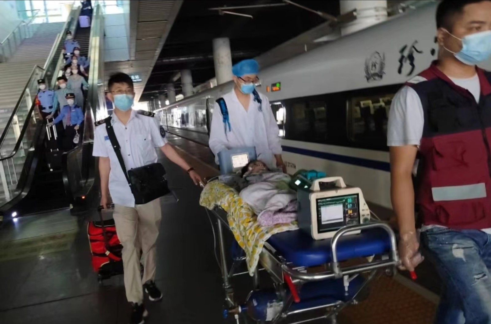 六盘水高铁转运公司